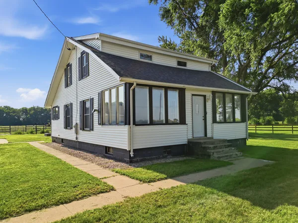 $370,000 | 7630 Ridge Road, Rock Falls, IL 61071