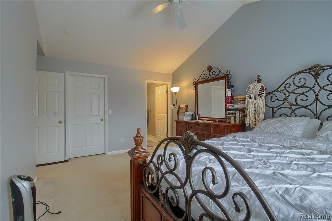 45505 Heather Ridge Drive, Unit 97 Macomb, MI 48044 - Photo 18 of 28 18-Master Bedroom 3rd View.jpg