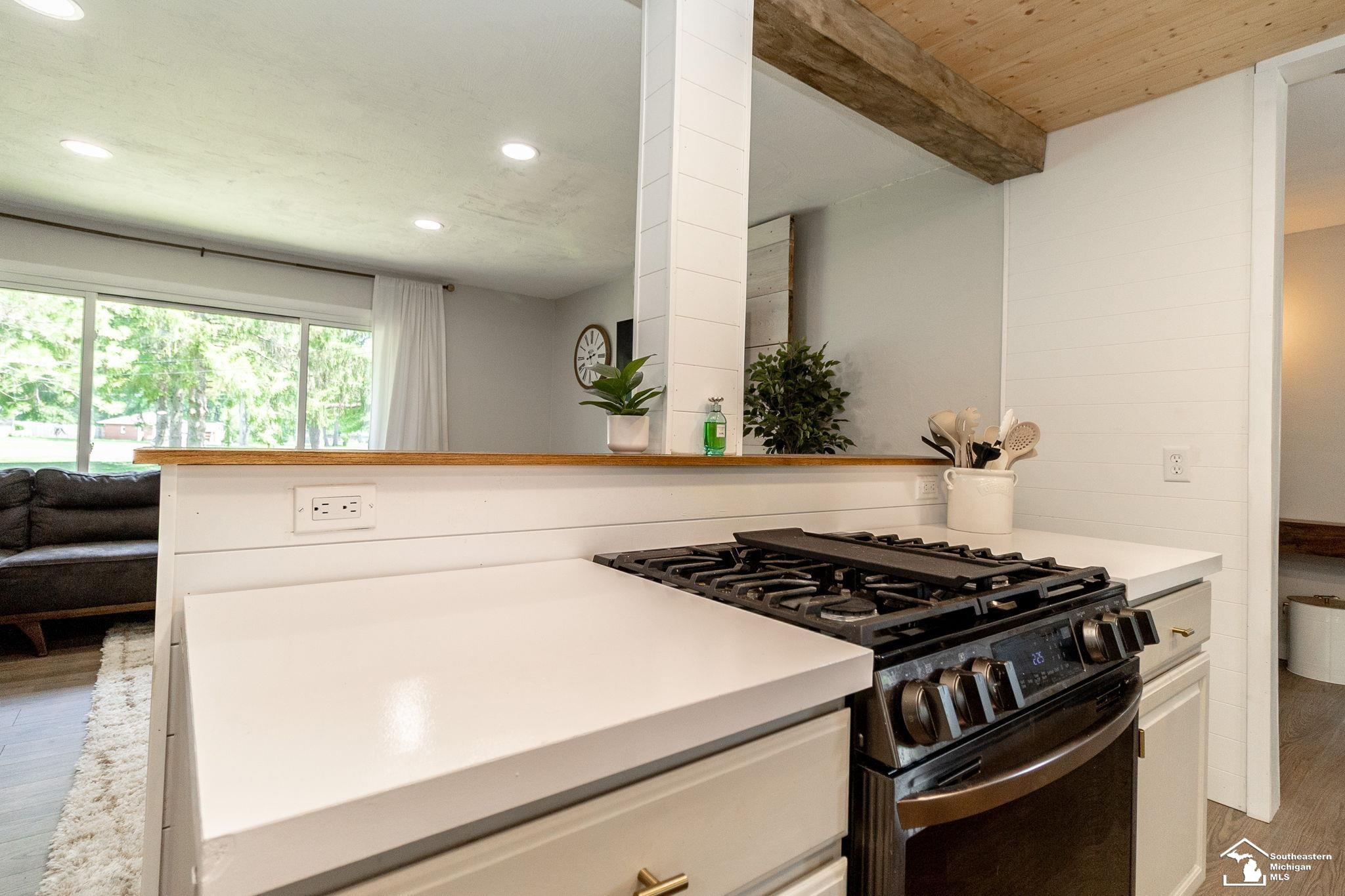 8413 Summerfield Road Lambertville, MI 48144 - Photo 8 of 33