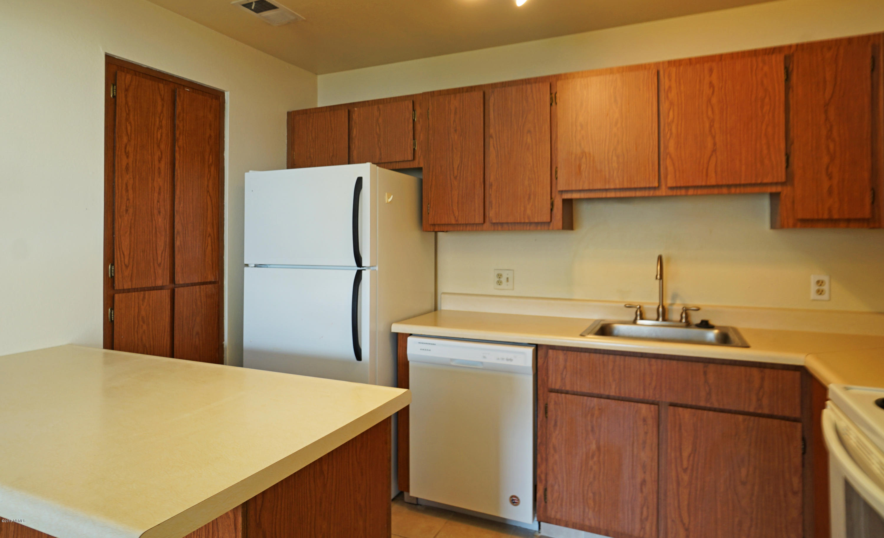 1200 South Riordan Ranch Street, Unit 16125 Flagstaff, AZ 86001 - Photo 5 of 12 Kitchen