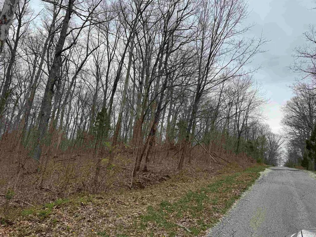 $19,500 | Oak Forrest Drive, Huntingburg, IN 47542