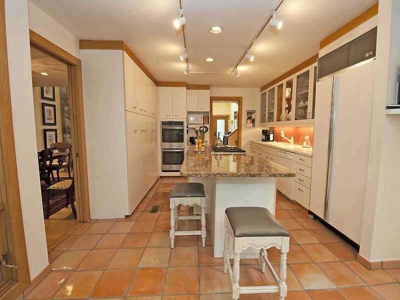 223 Timber Ridge Road Pittsburgh, PA 15238 - Photo 2 of 25 Kitchen.