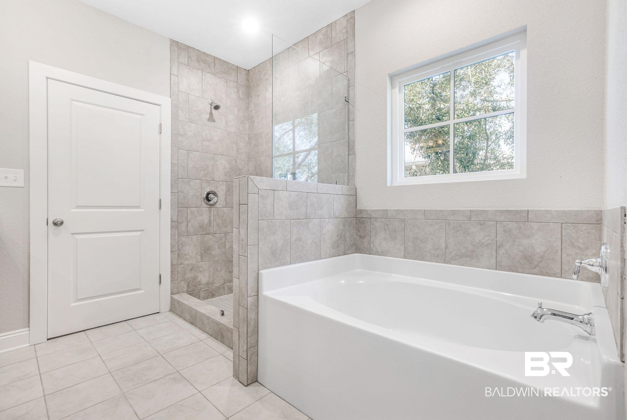 30815 Ono N Loop West Orange Beach, AL 36561 - Photo 15 of 40 Primary Bathroom