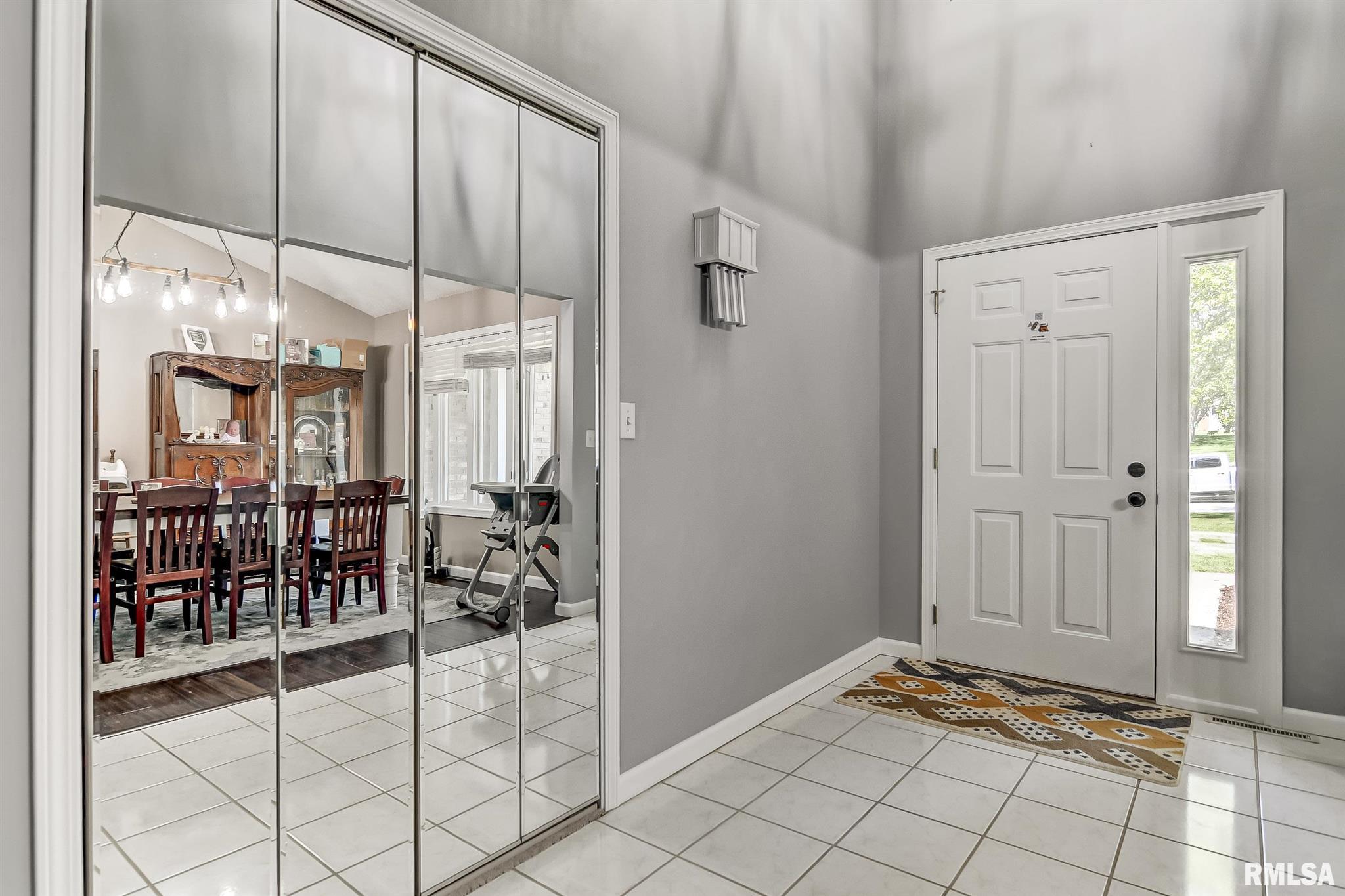 6380 Country Trail Rochester, IL 62563 - Photo 4 of 50