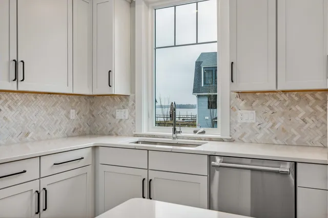 $1,450,000 | 22 Little Bay Drive, Dover, NH 03820