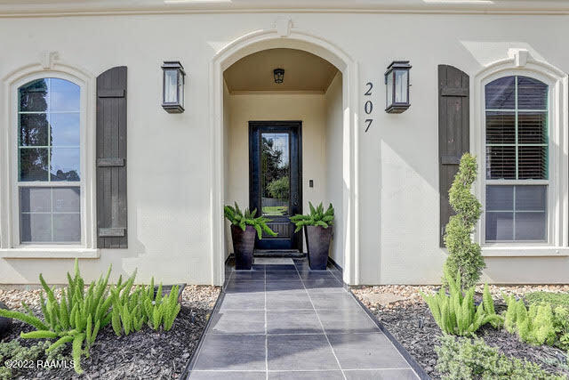 207 Timberland Ridge Boulevard Lafayette, LA 70507 - Photo 3 of 37 27