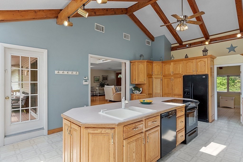 80 Deershorn Road Lancaster, MA 01523 - Photo 6 of 42 Gallery Image 6
