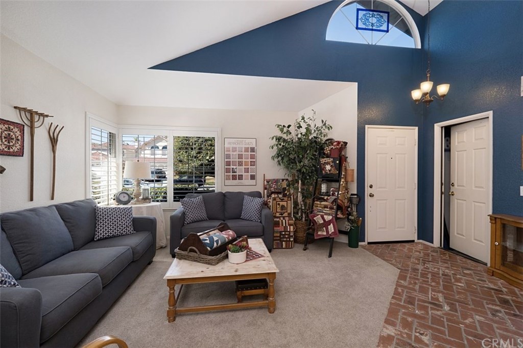 30247 Silver Ridge Court Temecula, CA 92591 - Photo 5 of 35