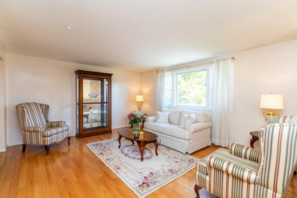 89 Fernandez Circle Randolph, MA 02368 - Photo 3 of 26