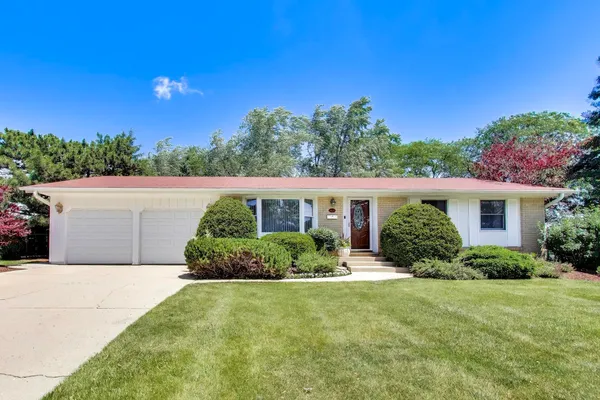 $524,900 | 1424 Bates Lane, Schaumburg, IL 60193