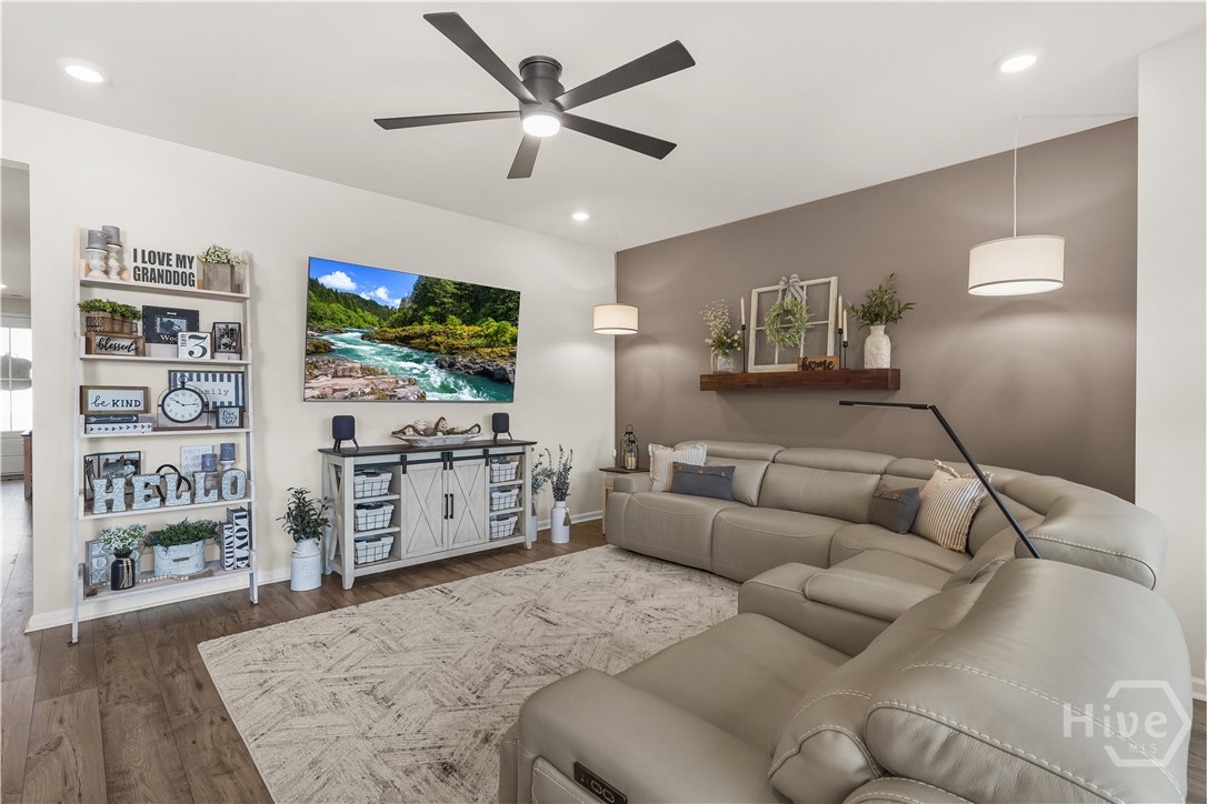 310 Merganser Drive Pooler, GA 31322 - Photo 16 of 36 Living Room