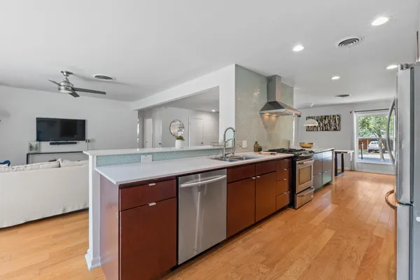 $695,000 | 5511 Delwood Drive, Austin, TX 78723