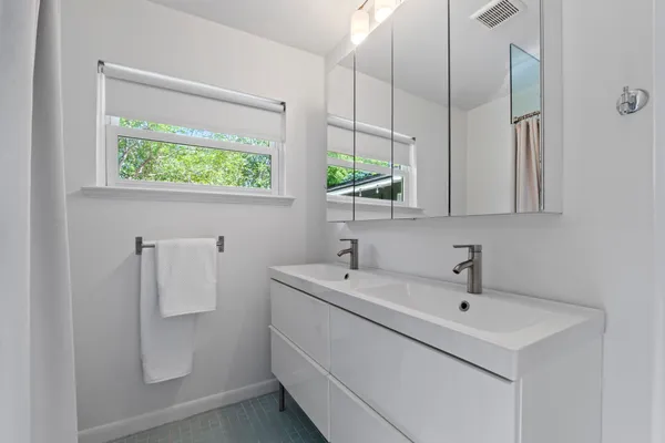 $695,000 | 5511 Delwood Drive, Austin, TX 78723