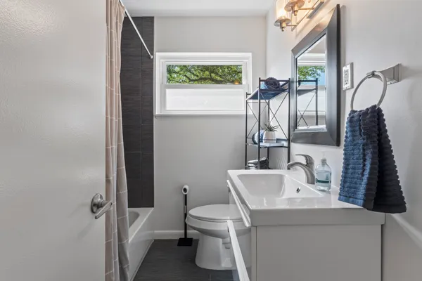 $695,000 | 5511 Delwood Drive, Austin, TX 78723
