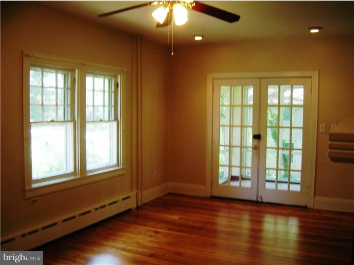 294 South Highland Road Springfield, PA 19064 - Photo 13 of 18 Living Room