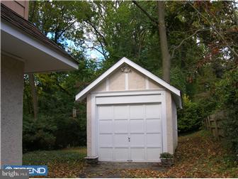 294 South Highland Road Springfield, PA 19064 - Photo 4 of 18 Garage