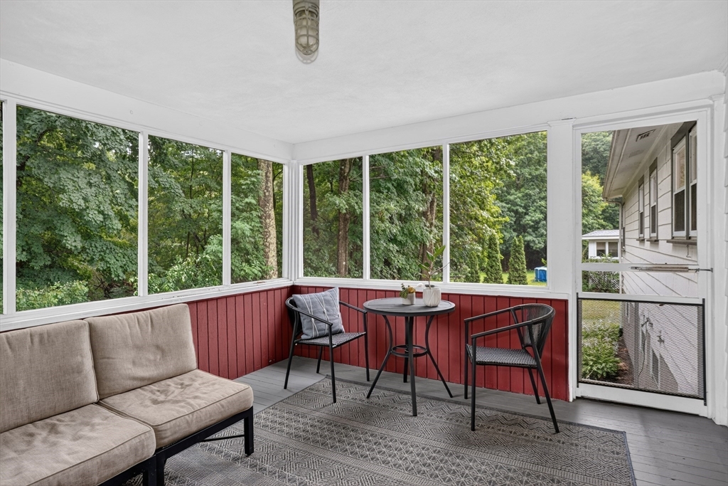 11 Geraldine Road Framingham, MA 01701 - Photo 5 of 30