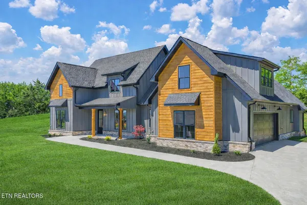 $949,000 | 1211 Herbert Drive, Greenback, TN 37742