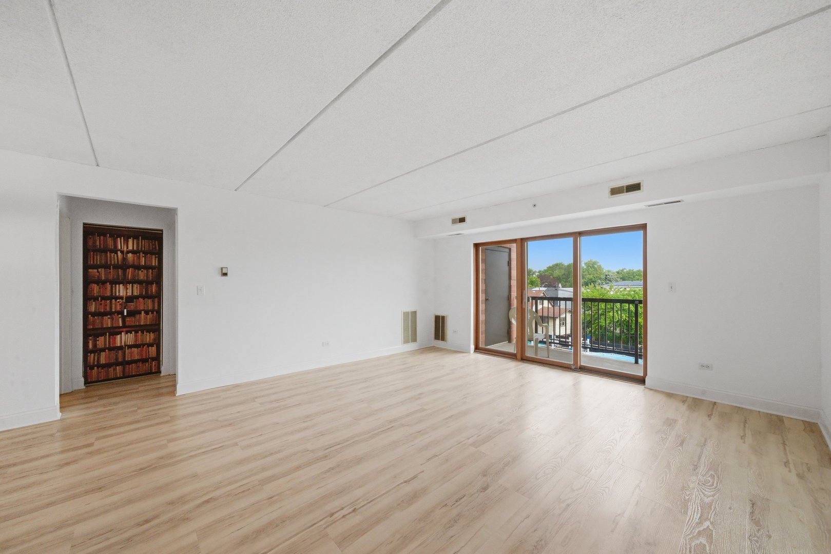 7414 West Irving Park Road, Unit 305 Norridge, IL 60706 - Photo 4 of 20