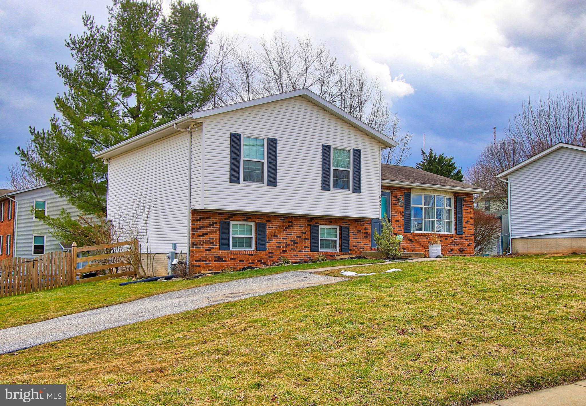 645 Uniontown Road Westminster, MD 21158 - Photo 3 of 38 Gallery Image 3