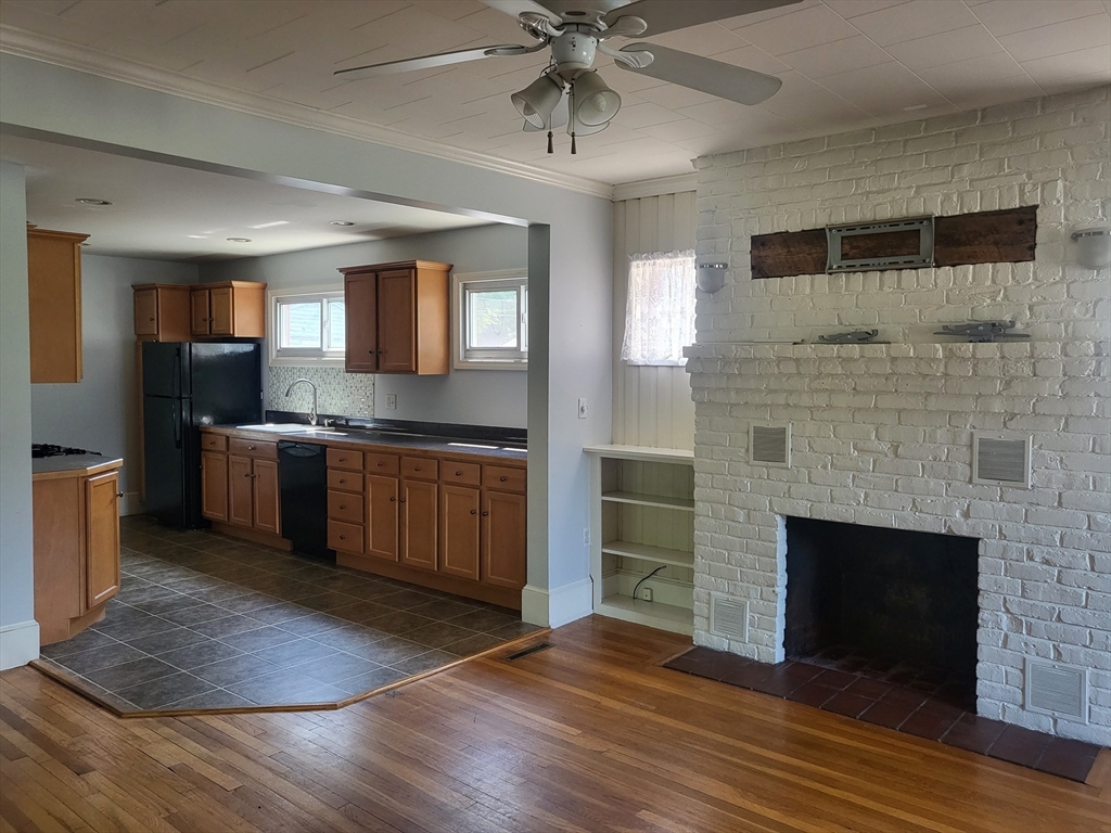 83 Lamb Street South Hadley, MA 01075 - Photo 7 of 29 Gallery Image 7
