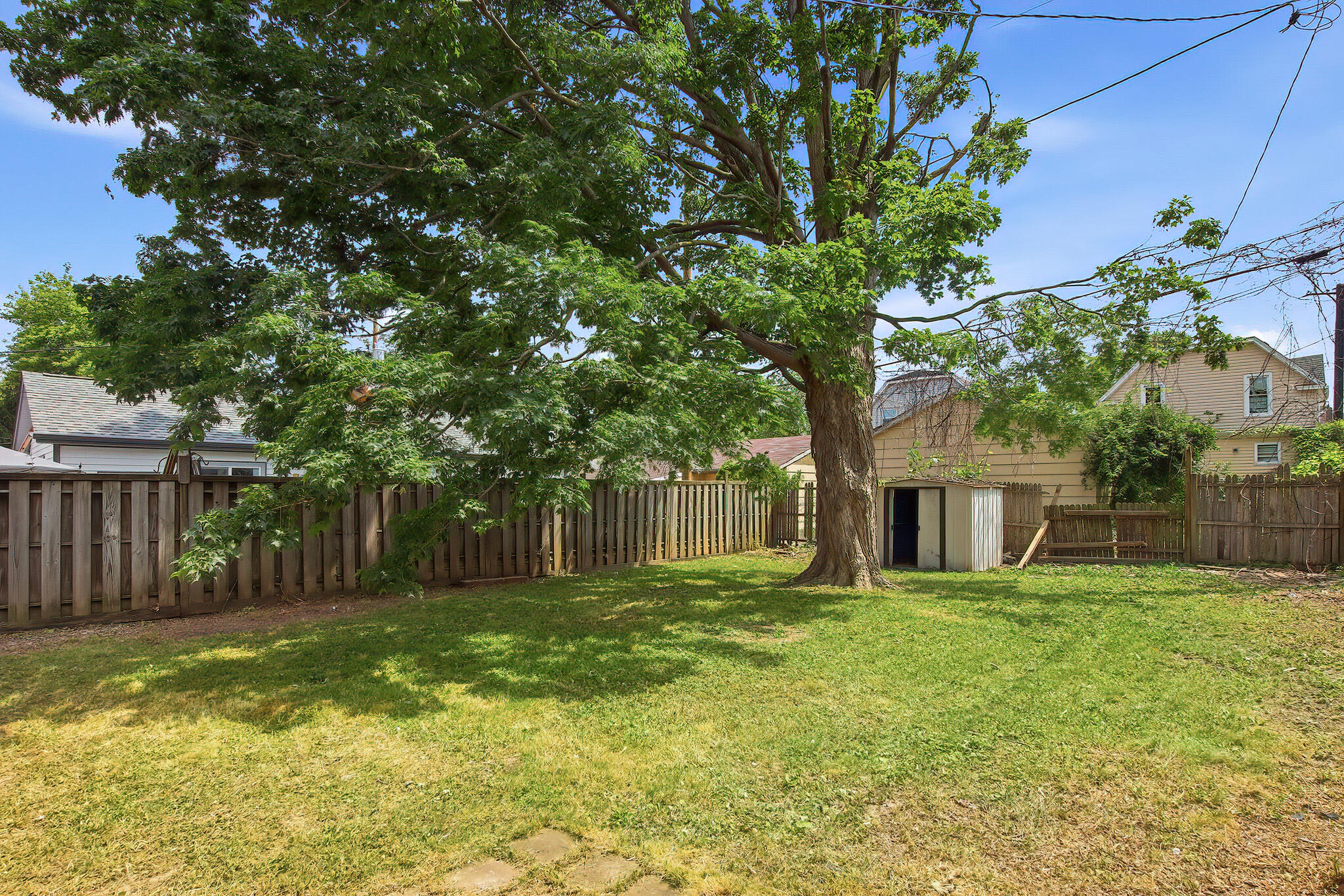 2111 Lawn Street Racine, WI 53404 - Photo 25 of 29 4 IMG_1053