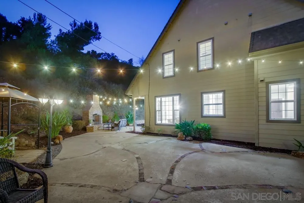 2543 Daisy Lane Fallbrook, CA 92028 - Photo 29 of 74 a view of a lobby with black carpet