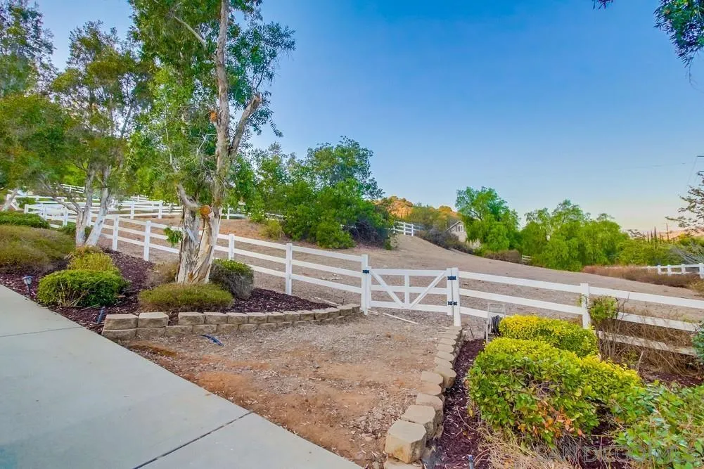 2543 Daisy Lane Fallbrook, CA 92028 - Photo 70 of 74