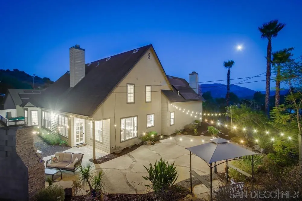 2543 Daisy Lane Fallbrook, CA 92028 - Photo 7 of 74 a front view of a house with a yard