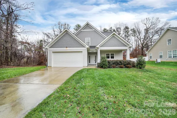 $2,499 | 10615 Forest Drive, Matthews, NC 28105