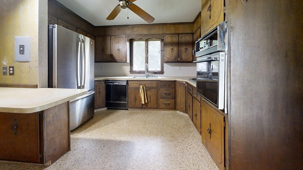 80 Burgess Avenue Rochester, MA 02770 - Photo 5 of 30