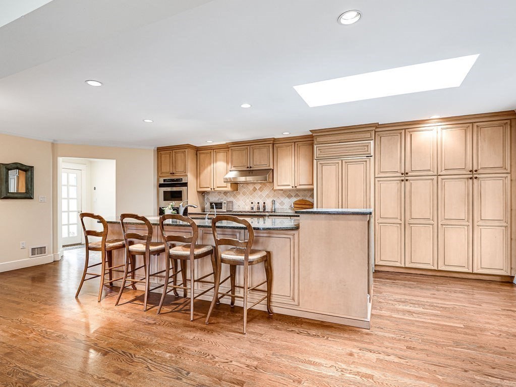 21 Littlefield Road Newton, MA 02459 - Photo 6 of 37