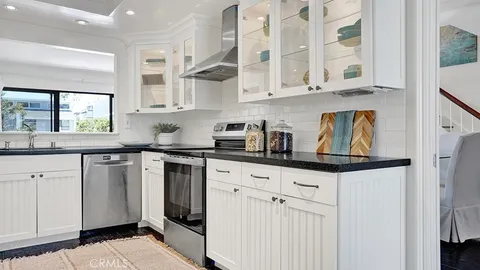 $1,742,900 | 2 Land Fall Court, Newport Beach, CA 92663
