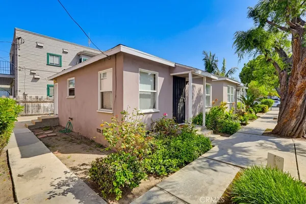 $1,450,000 | 2669 North Lime Avenue, Signal Hill, CA 90755