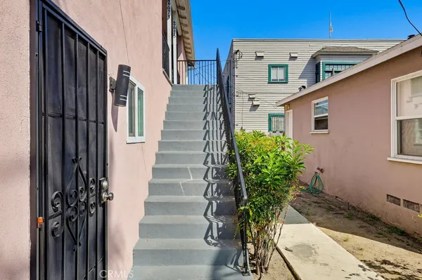 $1,450,000 | 2669 North Lime Avenue, Signal Hill, CA 90755