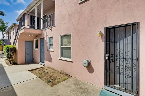 $1,450,000 | 2669 North Lime Avenue, Signal Hill, CA 90755