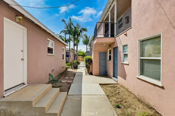 $1,450,000 | 2669 North Lime Avenue, Signal Hill, CA 90755