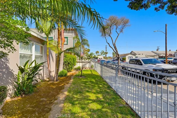 $1,450,000 | 2669 North Lime Avenue, Signal Hill, CA 90755