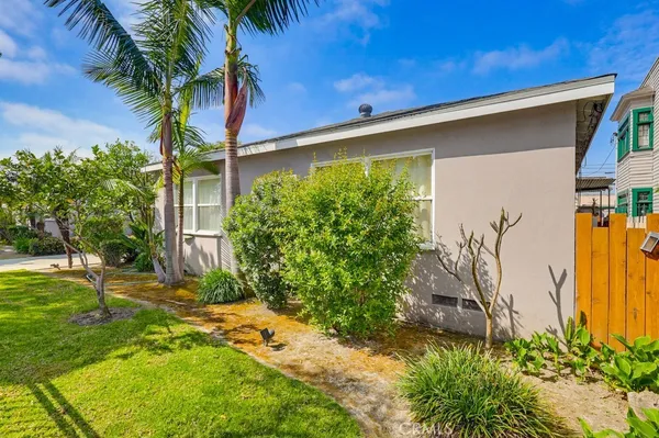 $1,450,000 | 2669 North Lime Avenue, Signal Hill, CA 90755