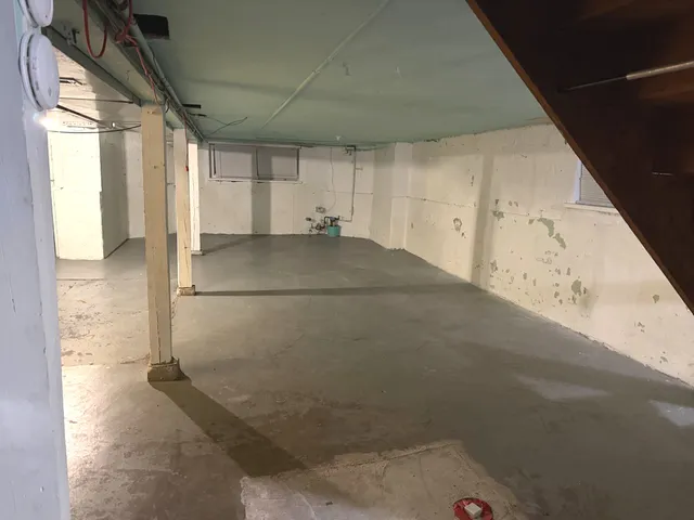 $2,500 | 1940 Wenonah Avenue, Berwyn, IL 60402