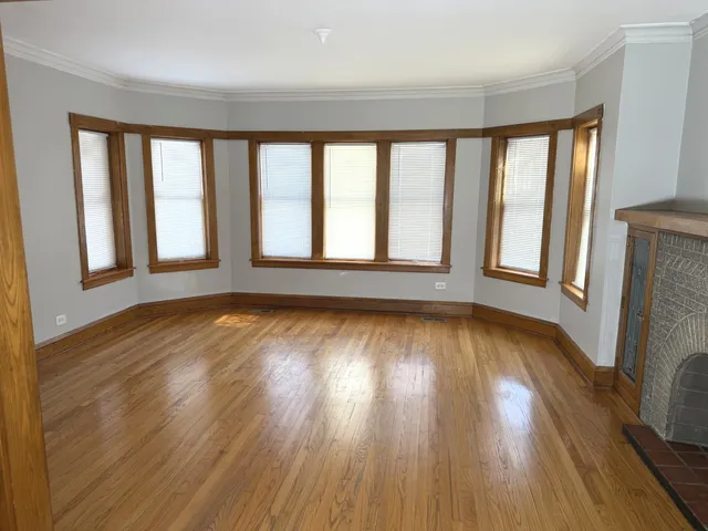 $2,500 | 1940 Wenonah Avenue, Berwyn, IL 60402