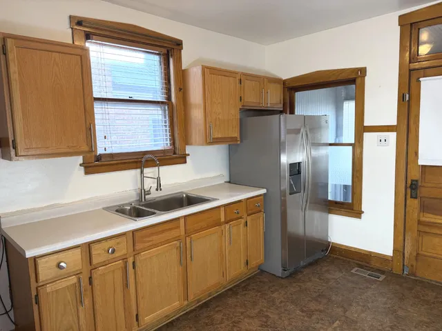 $2,500 | 1940 Wenonah Avenue, Berwyn, IL 60402