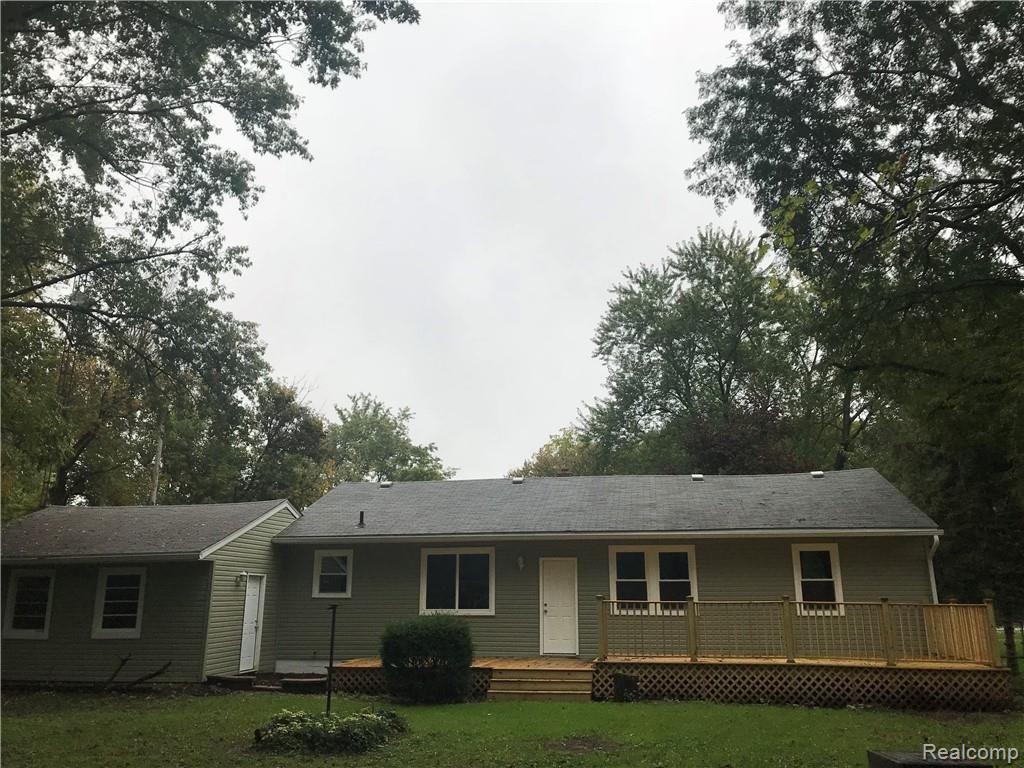 10472 Fenton Road Fenton, MI 48430 - Photo 2 of 14 back of house.jpg