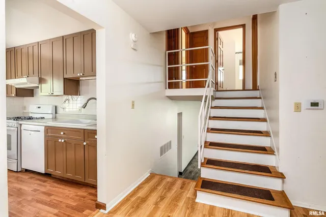 $190,000 | 1301 West Court Street, Carbondale, IL 62901