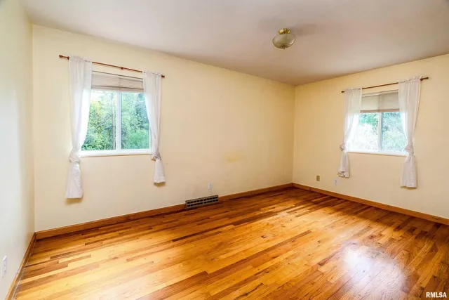 $190,000 | 1301 West Court Street, Carbondale, IL 62901