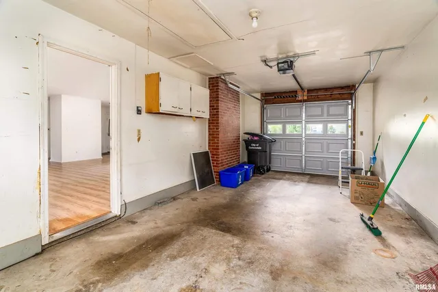 $190,000 | 1301 West Court Street, Carbondale, IL 62901