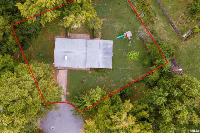 $190,000 | 1301 West Court Street, Carbondale, IL 62901