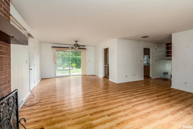 $190,000 | 1301 West Court Street, Carbondale, IL 62901