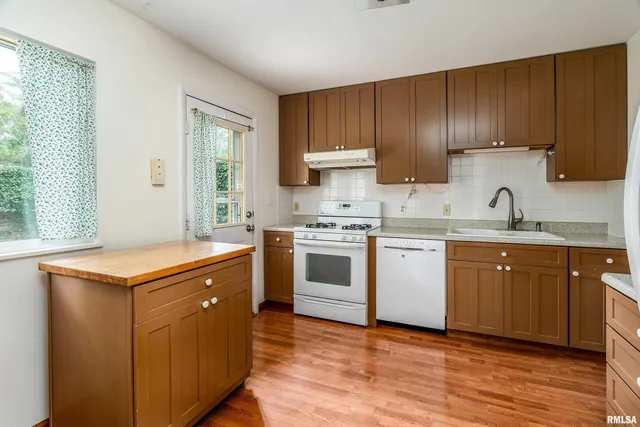 $190,000 | 1301 West Court Street, Carbondale, IL 62901