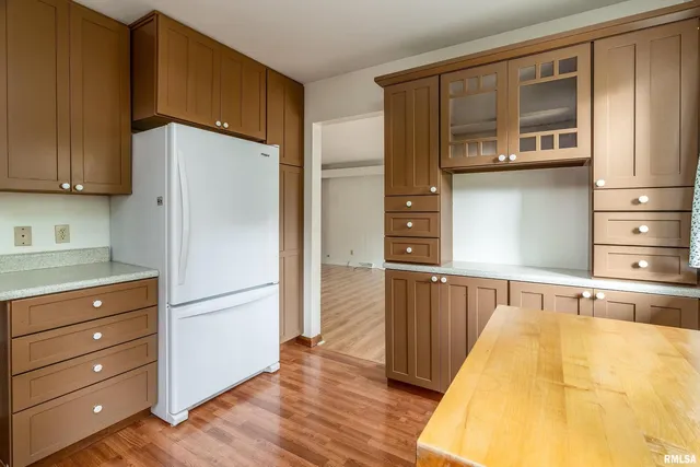 $190,000 | 1301 West Court Street, Carbondale, IL 62901